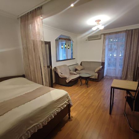 Apartments On Sayat-Nova 14 Yerevan Exterior foto